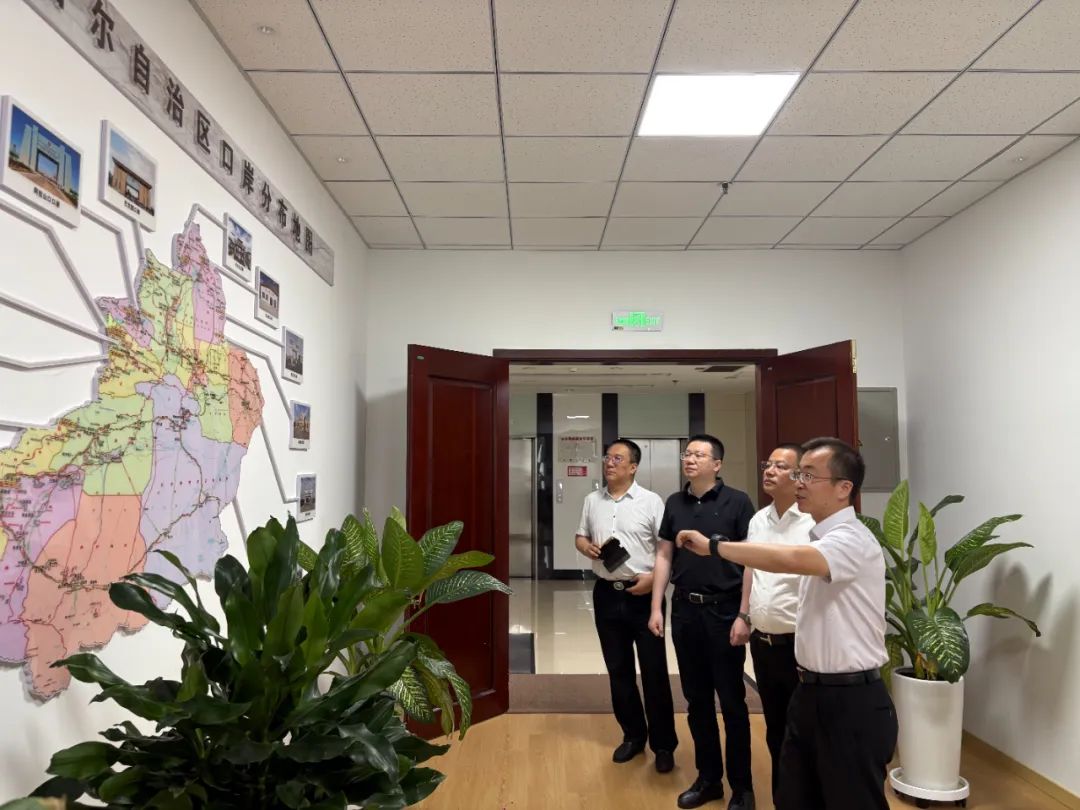 吴松立副主任介绍新疆口岸