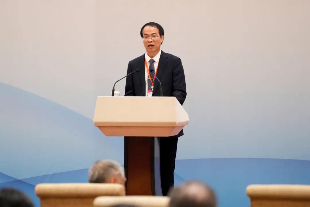 海南机场集团有限公司董事长肖发宣代表会员单位发言